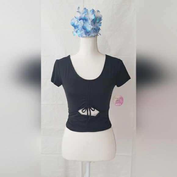 FULL CIRCLE TRENDS Front Drawstring Short Sleeve Top - Picture 1 of 3